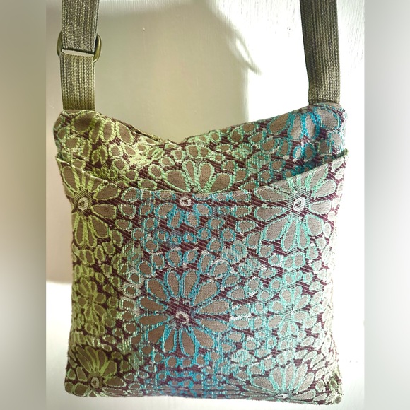 MARUCA Design ‘Spree’ Crossbody Bag - Picture 2 of 4